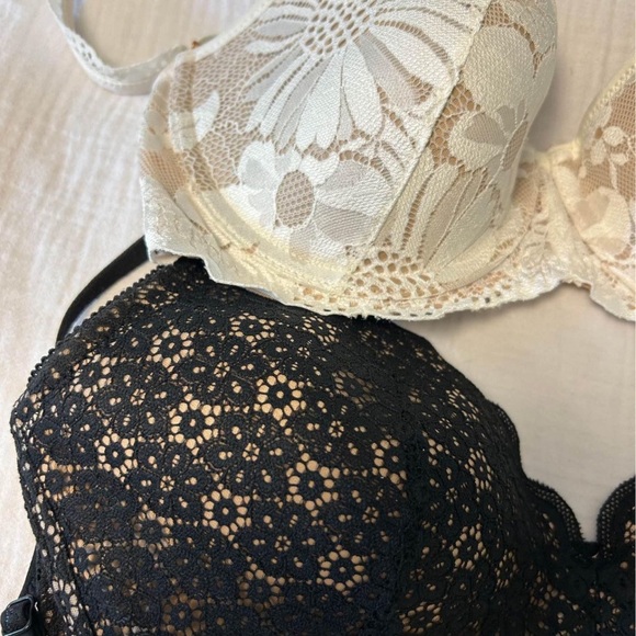 Bras 34C. Smoke free, very clean home. NWOT - Picture 2 of 5